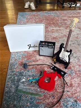 LEGO Ideas Fender Stratocaster 21329 - Mostly Complete Incomplete Set